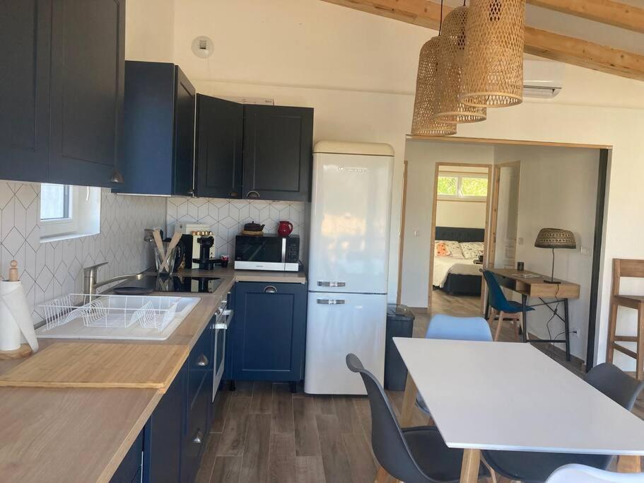 Petite Maison Avec Terrasse. Ferienhaus Ajaccio (Corsica)