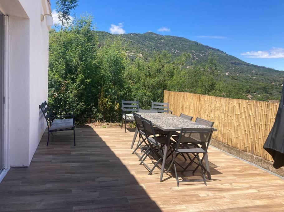 Petite Maison Avec Terrasse. Ajaccio (Corsica)