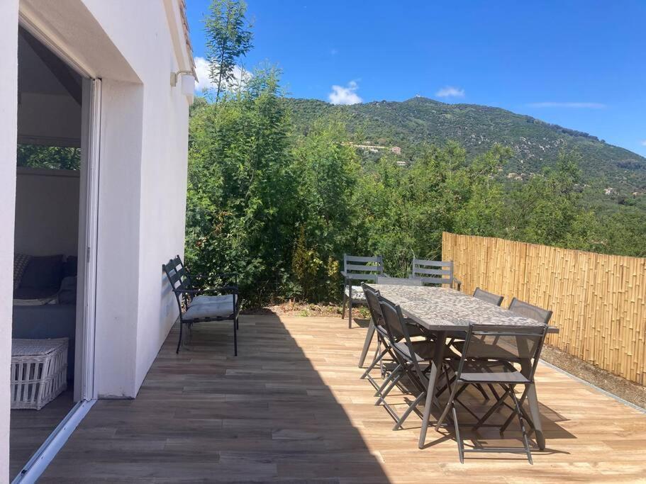 Ferienhaus Petite Maison Avec Terrasse.